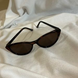Brown Tommy Hilfiger sunnies